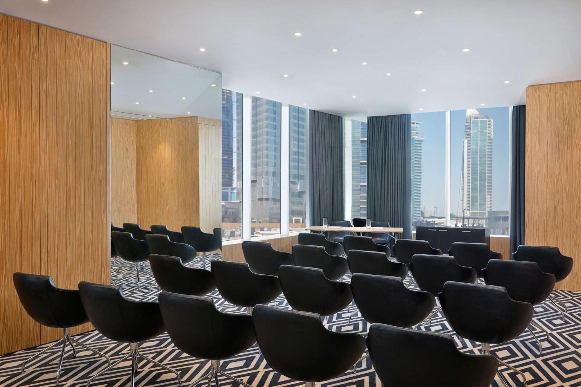 Aleph Doha Residences, Curio Collection By Hilton Luaran gambar Meeting room